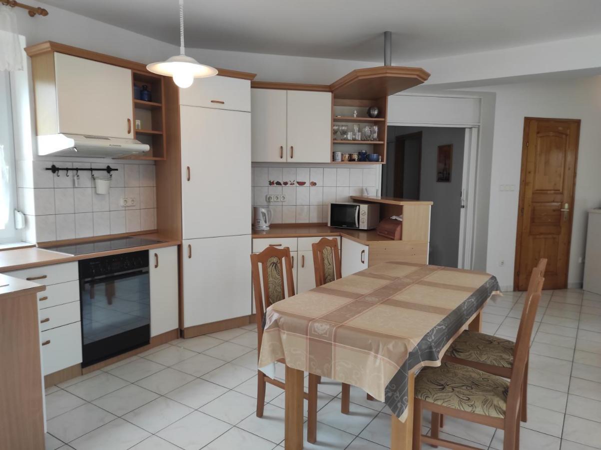 Badacsony Apartmanhaz Badacsonytomaj Exterior foto