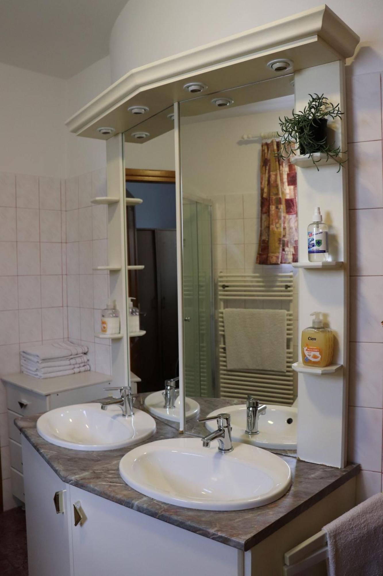 Badacsony Apartmanhaz Badacsonytomaj Exterior foto