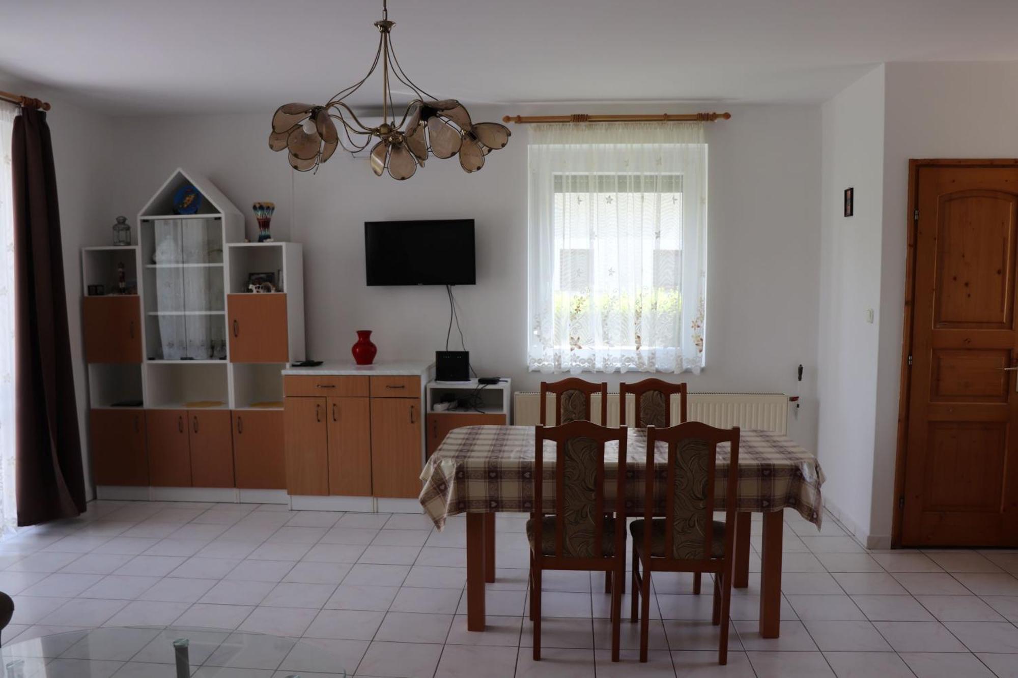 Badacsony Apartmanhaz Badacsonytomaj Exterior foto