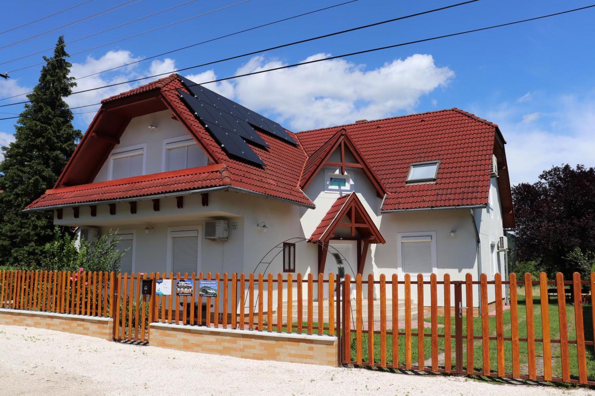 Badacsony Apartmanhaz Badacsonytomaj Exterior foto