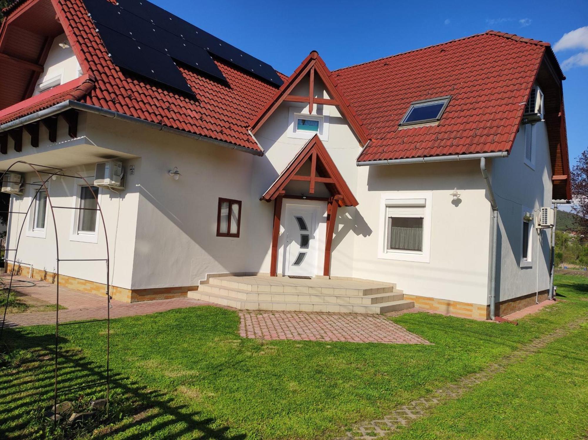 Badacsony Apartmanhaz Badacsonytomaj Exterior foto